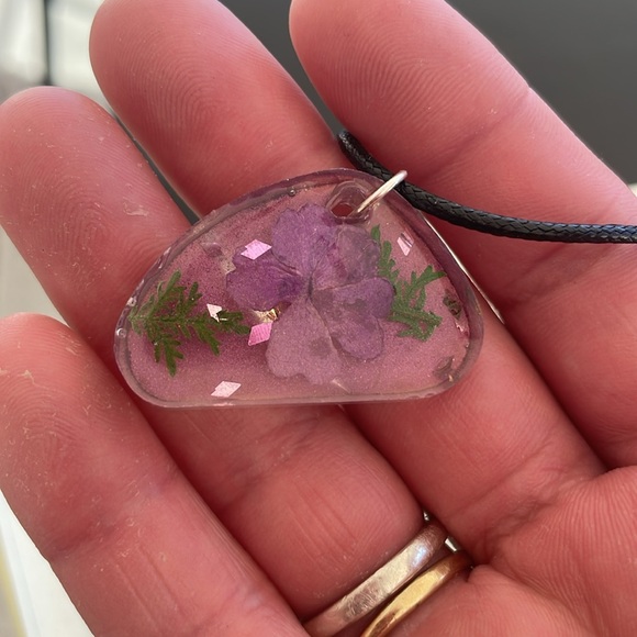 #107 Pressed Flower Necklace Medium Charm - Picture 7 of 8